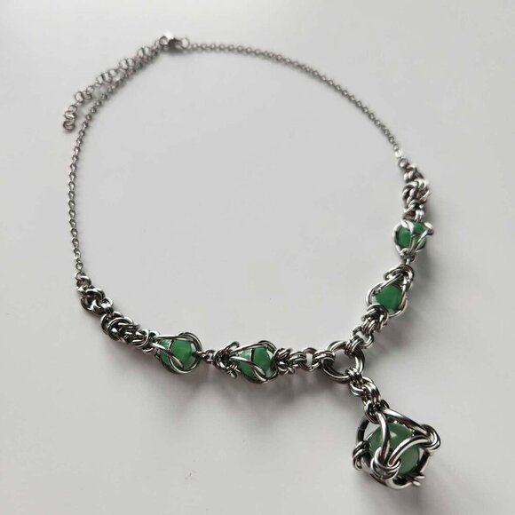 Vintage medieval gothic green aventurine and silver chainmail choker necklace - Picture 8 of 11